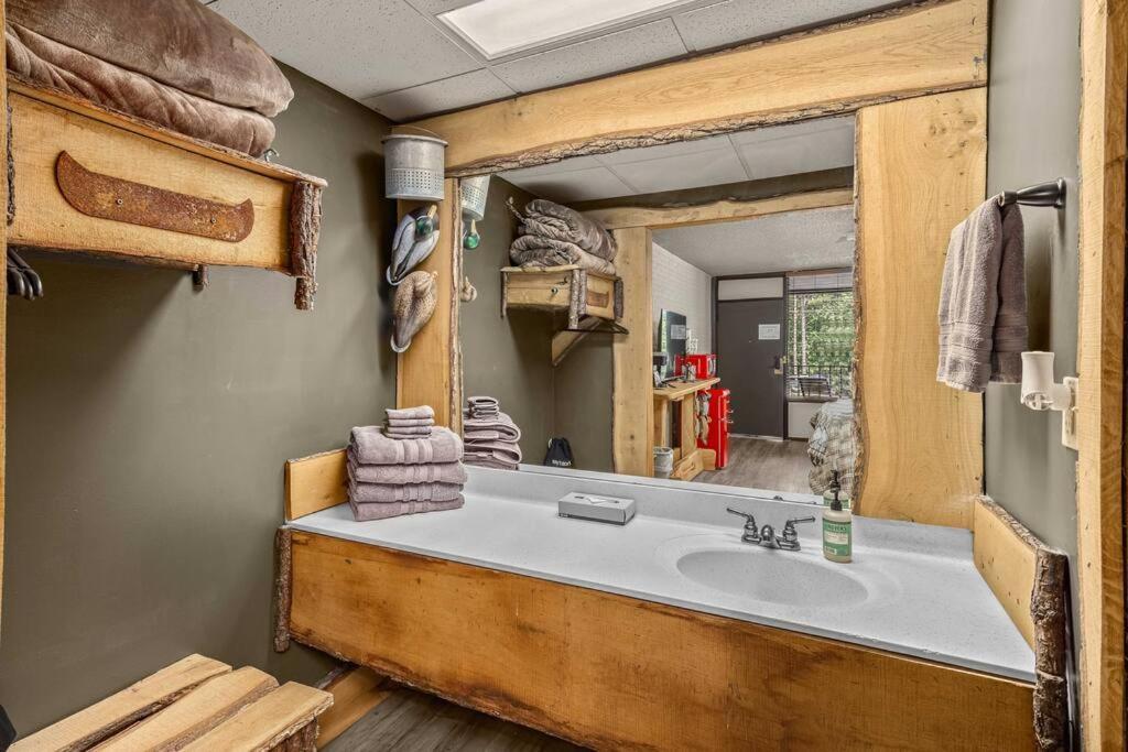 Stonegate Lodge 2 Queen Beds Fast Wifi 50In Tv Salt Water Pool Room # 305 يوريكا سبرينغز المظهر الخارجي الصورة